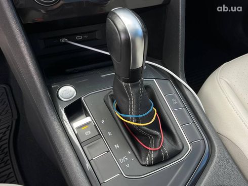 Volkswagen Tiguan 2020 черный - фото 23