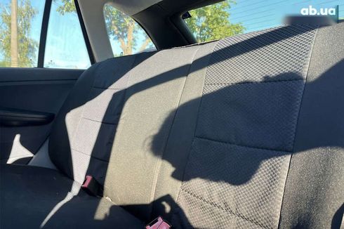 Skoda Fabia 2001 - фото 16