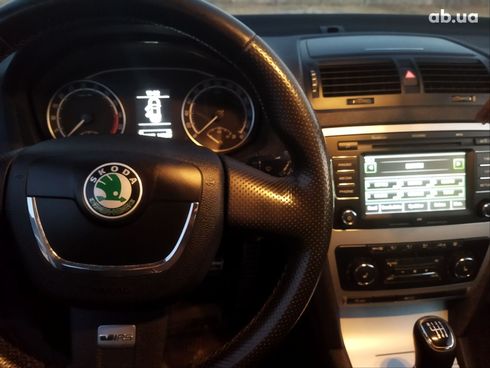 Skoda Octavia 2010 белый - фото 4