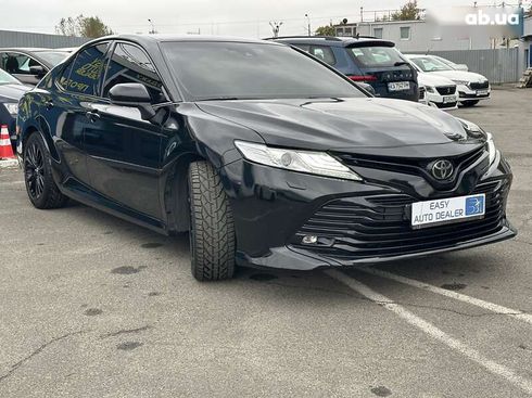 Toyota Camry 2019 - фото 5