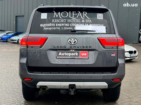 Toyota Land Cruiser 2022 серый - фото 7