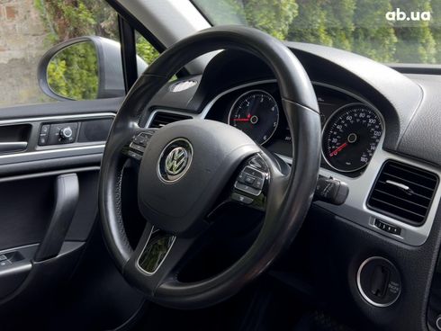 Volkswagen Touareg 2014 серый - фото 42