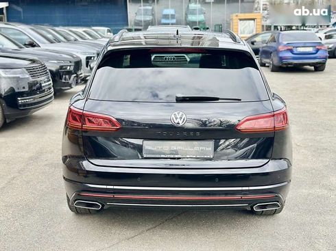 Volkswagen Touareg 2020 - фото 18