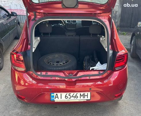 Renault Sandero 2019 вишневый - фото 4