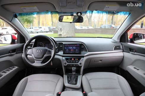 Hyundai Elantra 2016 - фото 12