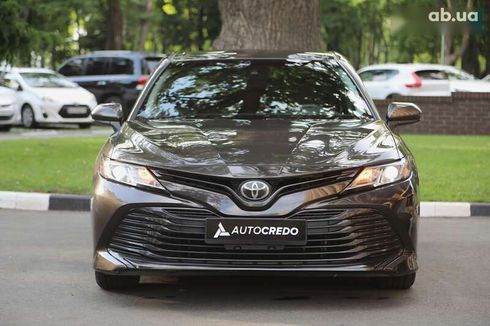 Toyota Camry 2018 - фото 2