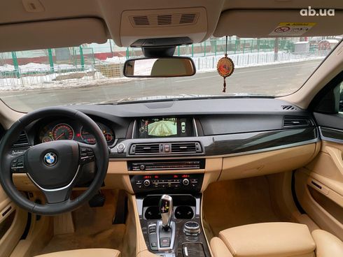 BMW 5 серия 2013 коричневый - фото 45