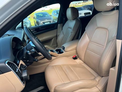 Porsche Cayenne 2021 белый - фото 19