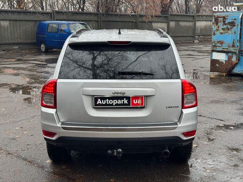 Jeep Compass 2012 серый - фото 6