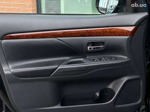 Mitsubishi Outlander 2015 - фото 17