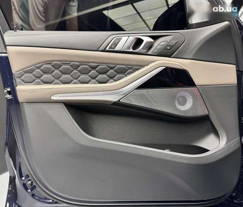 BMW X5 M 2022 - фото 30