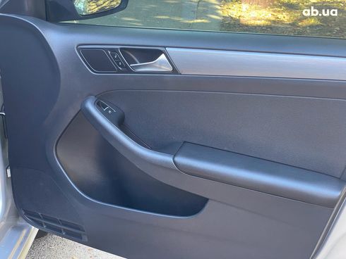 Volkswagen Jetta 2014 серый - фото 18