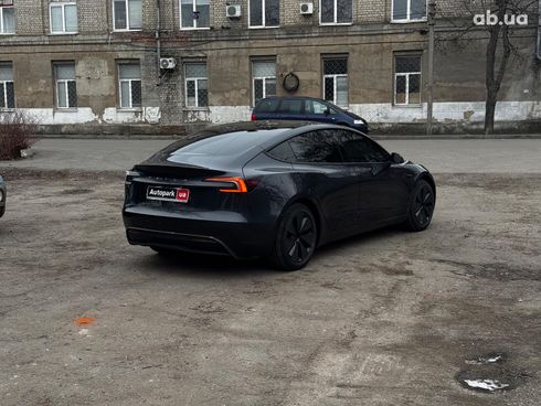 Tesla Model 3 2024 серый - фото 9