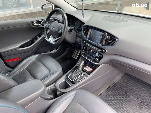 Hyundai Ioniq 2016 - фото 17