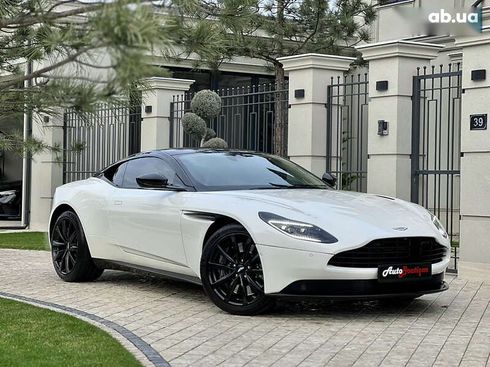 Aston Martin DB11 2018 - фото 27