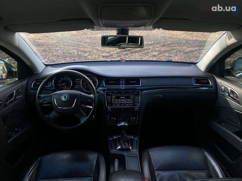 Skoda Superb 2012 - фото 20