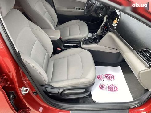 Hyundai Elantra 2016 - фото 13