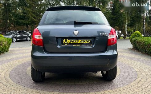Skoda Fabia 2010 - фото 6