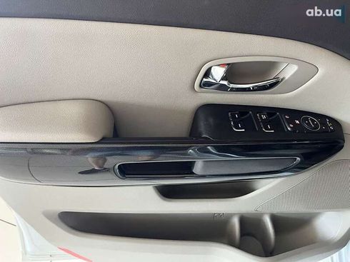 Kia Carnival 2016 - фото 11