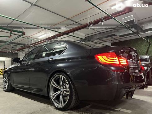 BMW M5 2012 - фото 11