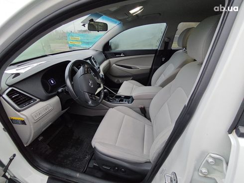 Hyundai Tucson 2018 белый - фото 10