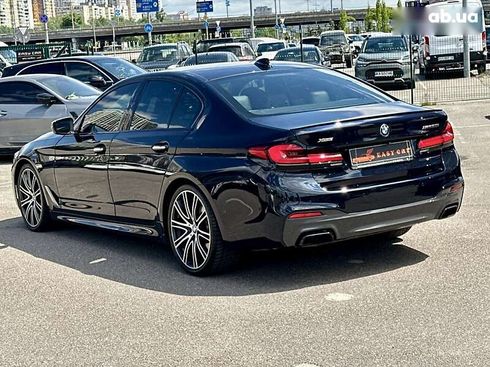 BMW 5 серия 2017 - фото 17