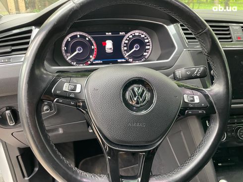 Volkswagen Tiguan 2017 белый - фото 30