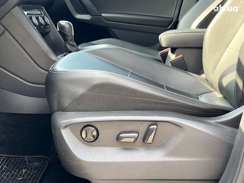 Volkswagen Tiguan 2018 синий - фото 51