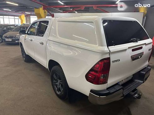 Toyota Hilux 2021 - фото 5