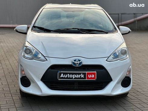 Toyota Aqua 2015 белый - фото 2