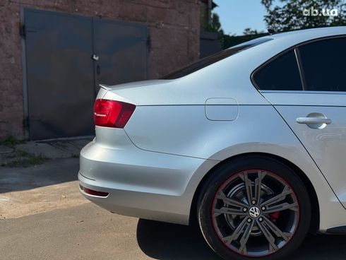 Volkswagen Jetta 2015 серый - фото 12