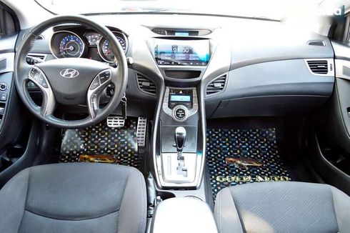 Hyundai Elantra 2012 - фото 24