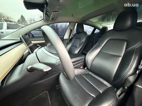 Tesla Model 3 2021 - фото 18