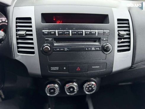 Mitsubishi Outlander 2011 - фото 28