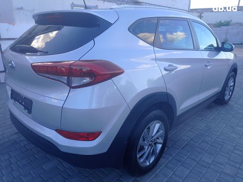 Hyundai Tucson 2016 - фото 15