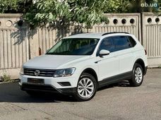 Продажа б/у Volkswagen Tiguan 2018 года - купить на Автобазаре