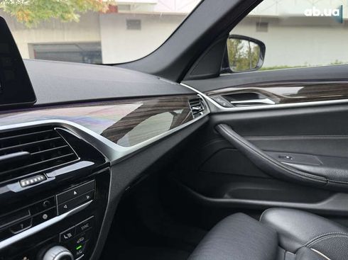 BMW 5 серия 2017 - фото 26