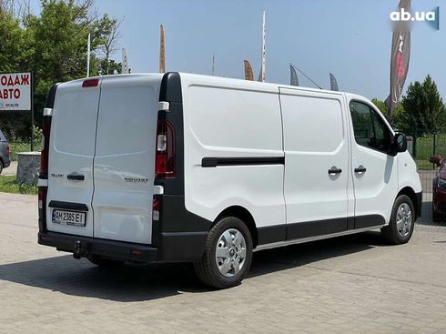 Renault Trafic 2016 - фото 13