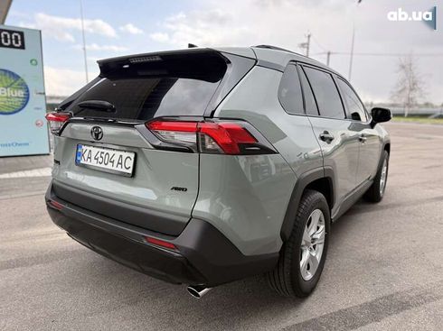 Toyota RAV4 2019 - фото 11
