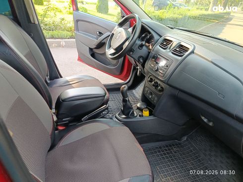Renault Logan MCV 2013 вишневый - фото 16