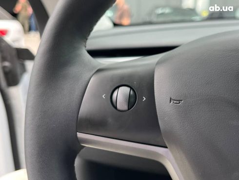 Tesla Model Y 2024 белый - фото 36