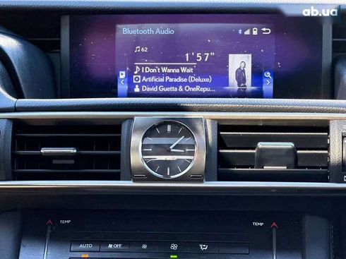 Lexus IS 2017 - фото 23