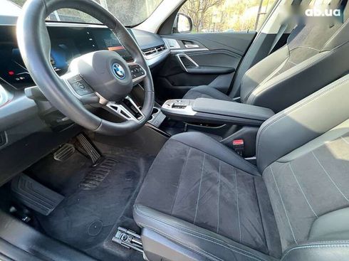 BMW iX1 2023 - фото 7