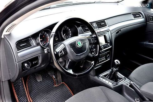 Skoda Superb 2011 - фото 16