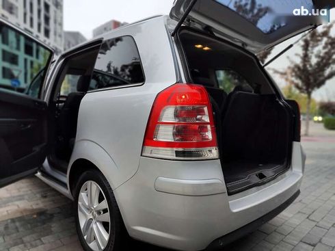 Opel Zafira 2009 - фото 14