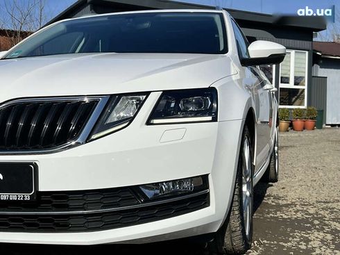 Skoda Octavia 2020 - фото 10