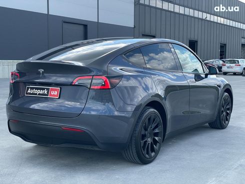 Tesla Model Y 2023 серый - фото 10