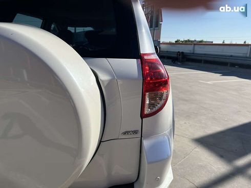 Toyota RAV4 2008 - фото 11