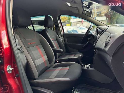 Renault Sandero 2019 - фото 12