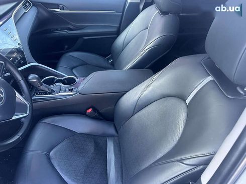 Toyota Camry 2018 - фото 19
